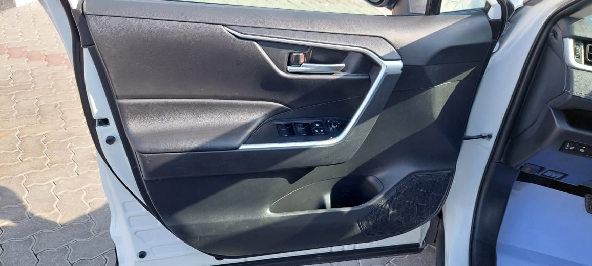 Toyota Rav 4 - Image 4