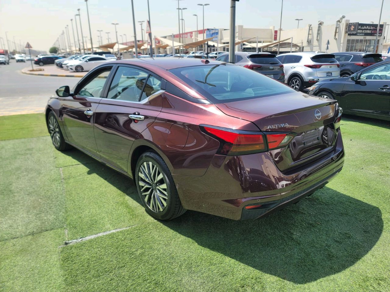 Nissan Altima - Image 11