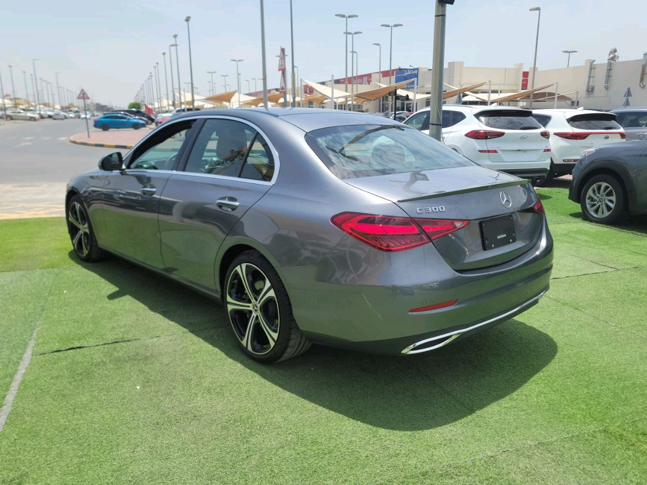Mercedes Benz C-Class - Image 4