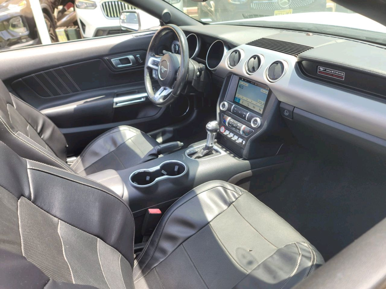 Ford Mustang - Image 9