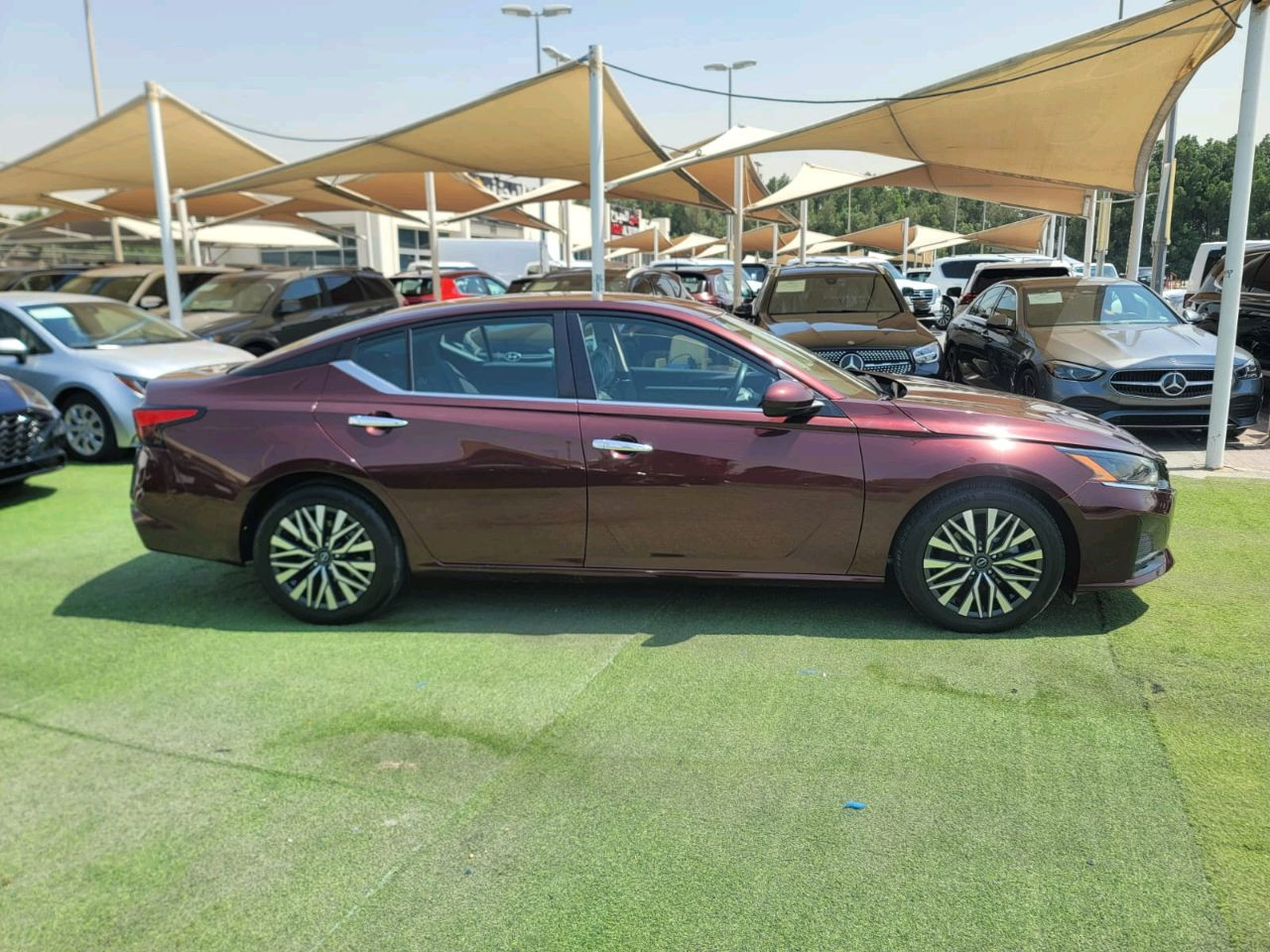 Nissan Altima - Image 9