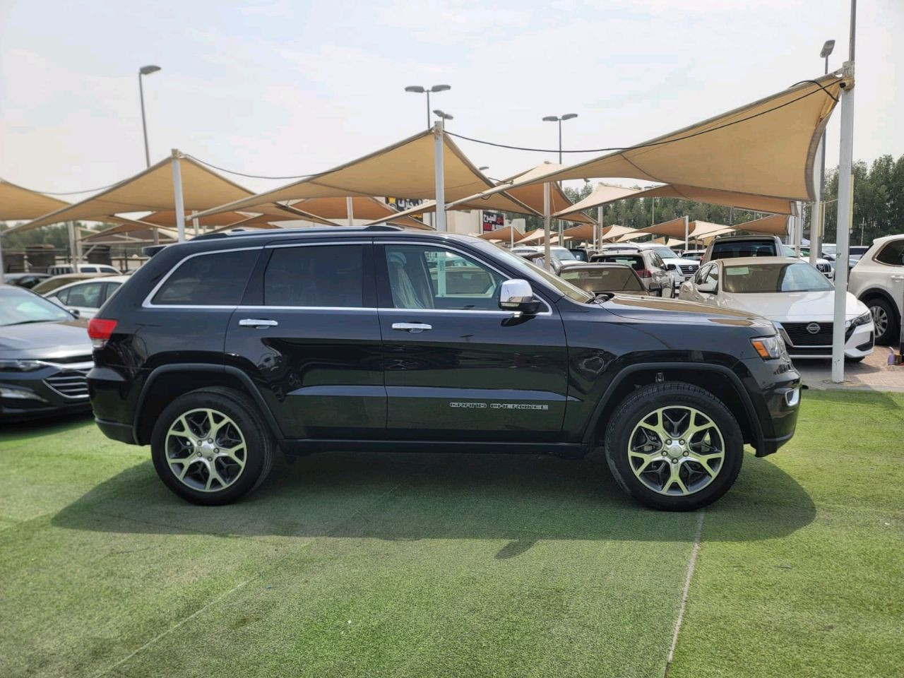 Jeep Grand Cherokee - Image 10