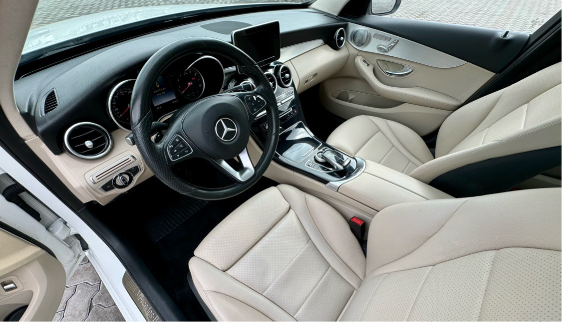Mercedes Benz C-Class - Image 12