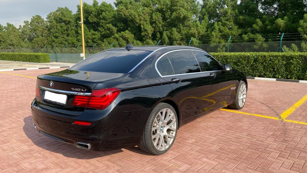 BMW 7-Series - Image 5