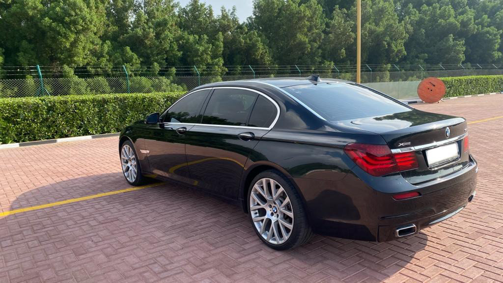 BMW 7-Series - Image 4