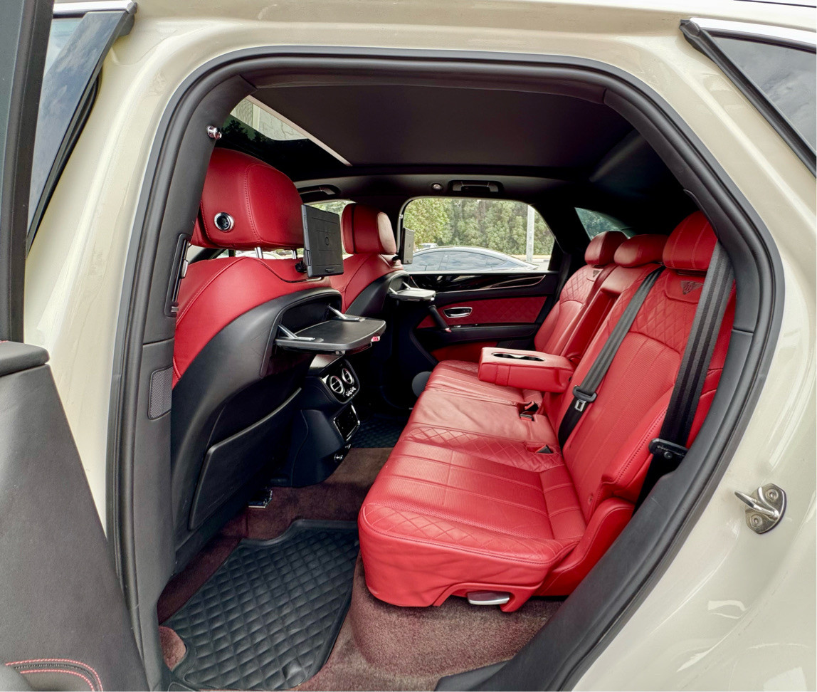 Bentley Bentayga - Image 12