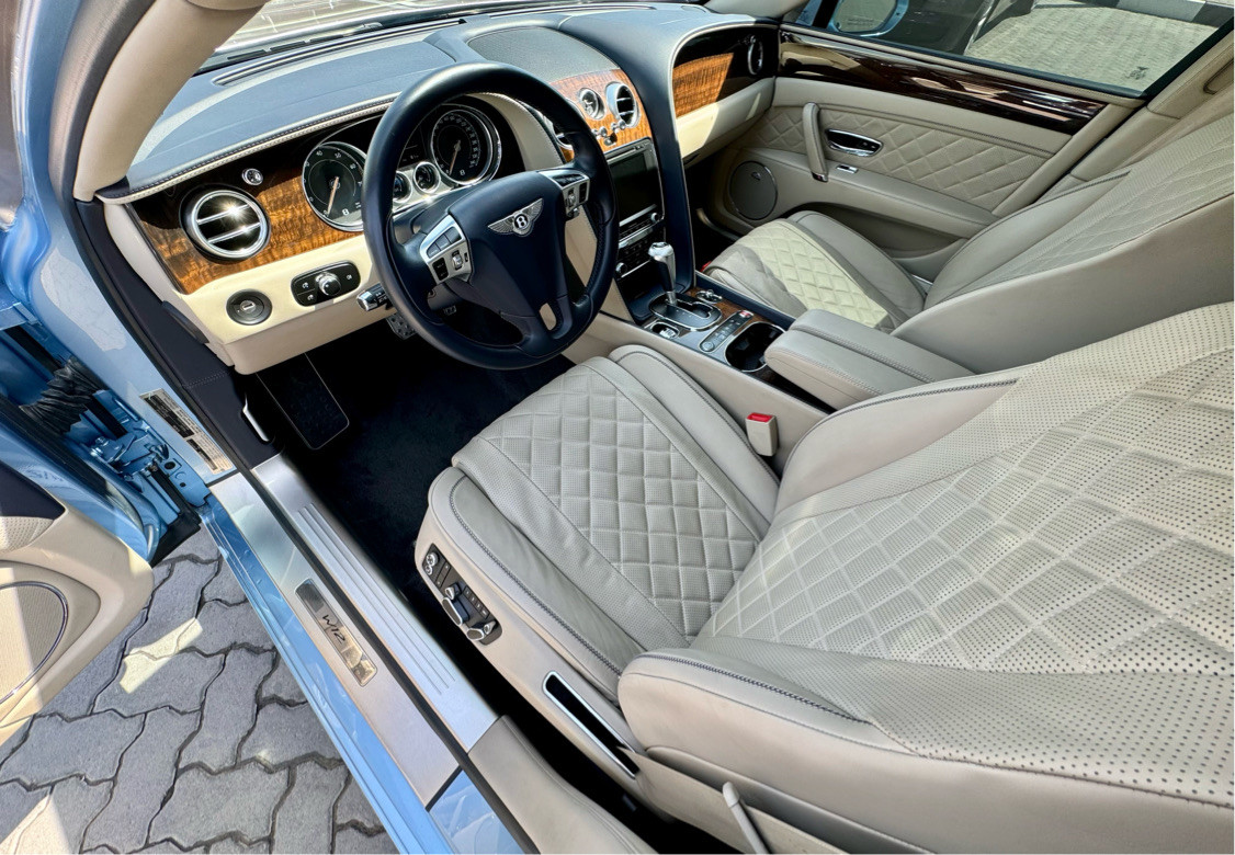 Bentley Continental Flying Spur - Image 7