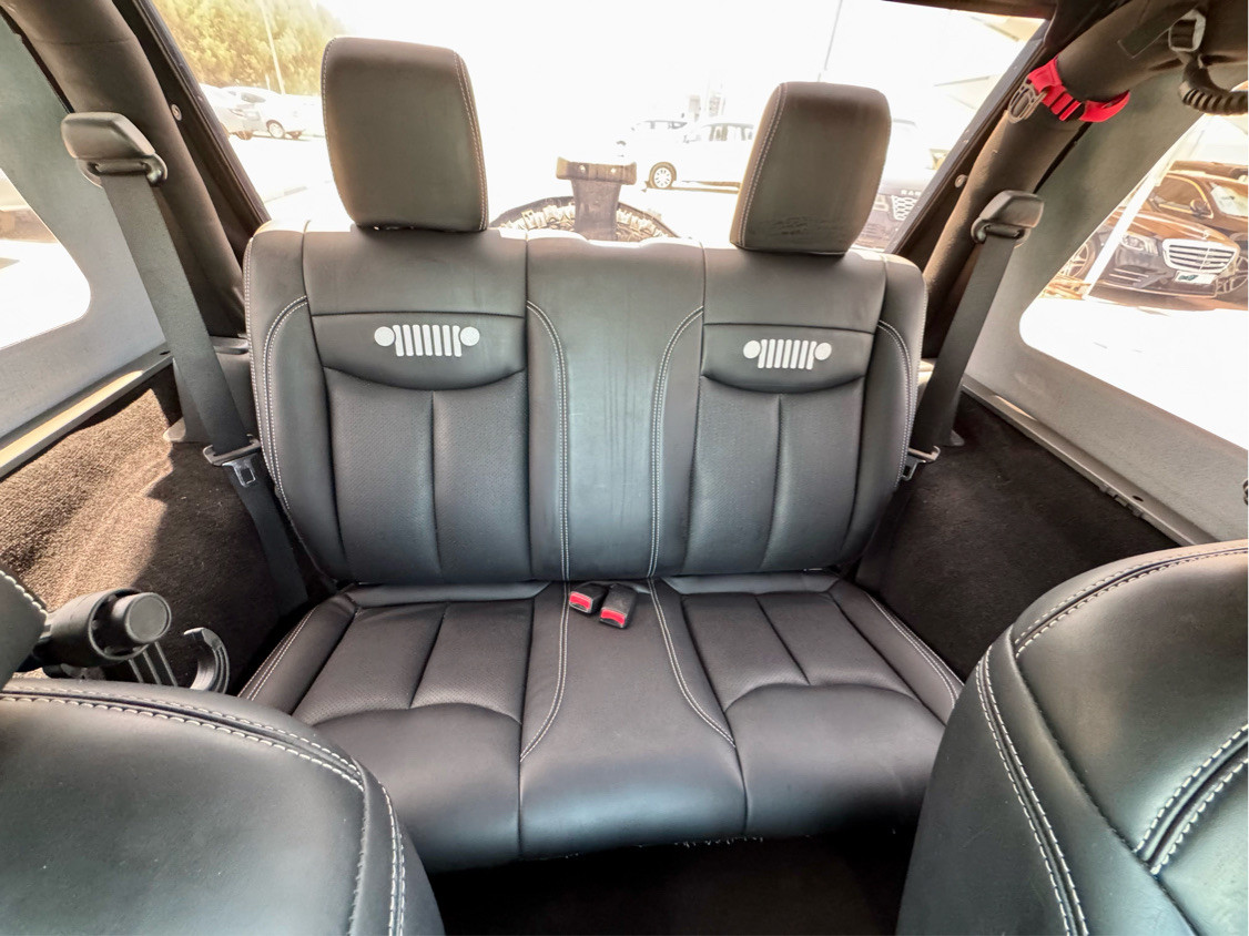Jeep Wrangler Unlimited - Image 10