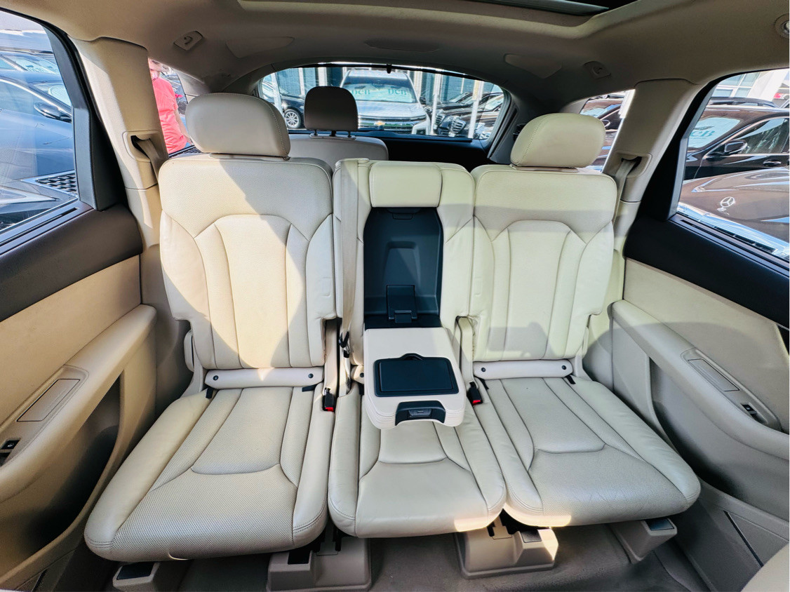 Audi Q7 - Image 11