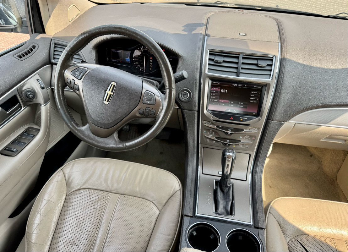 Lincoln MKX - Image 11