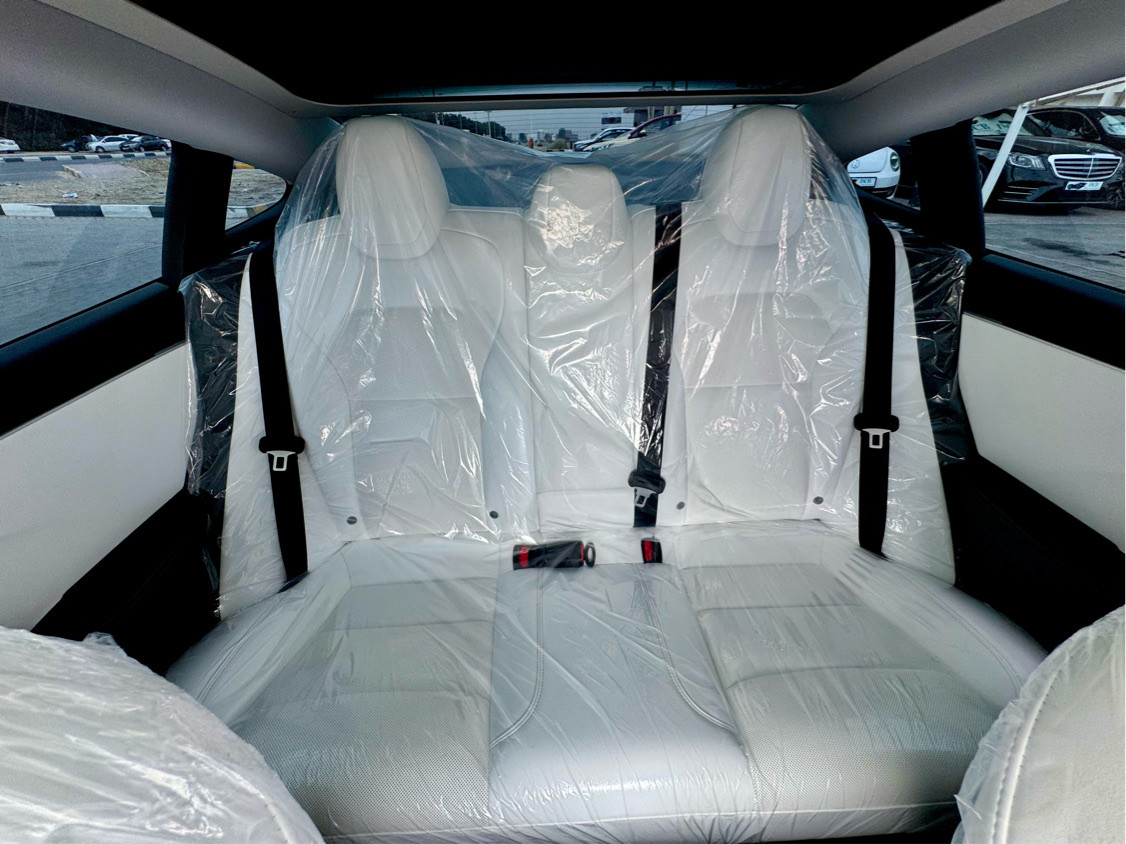 Tesla Model 3 - Image 8