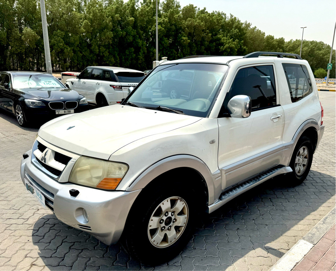 Mitsubishi Pajero - Image 11