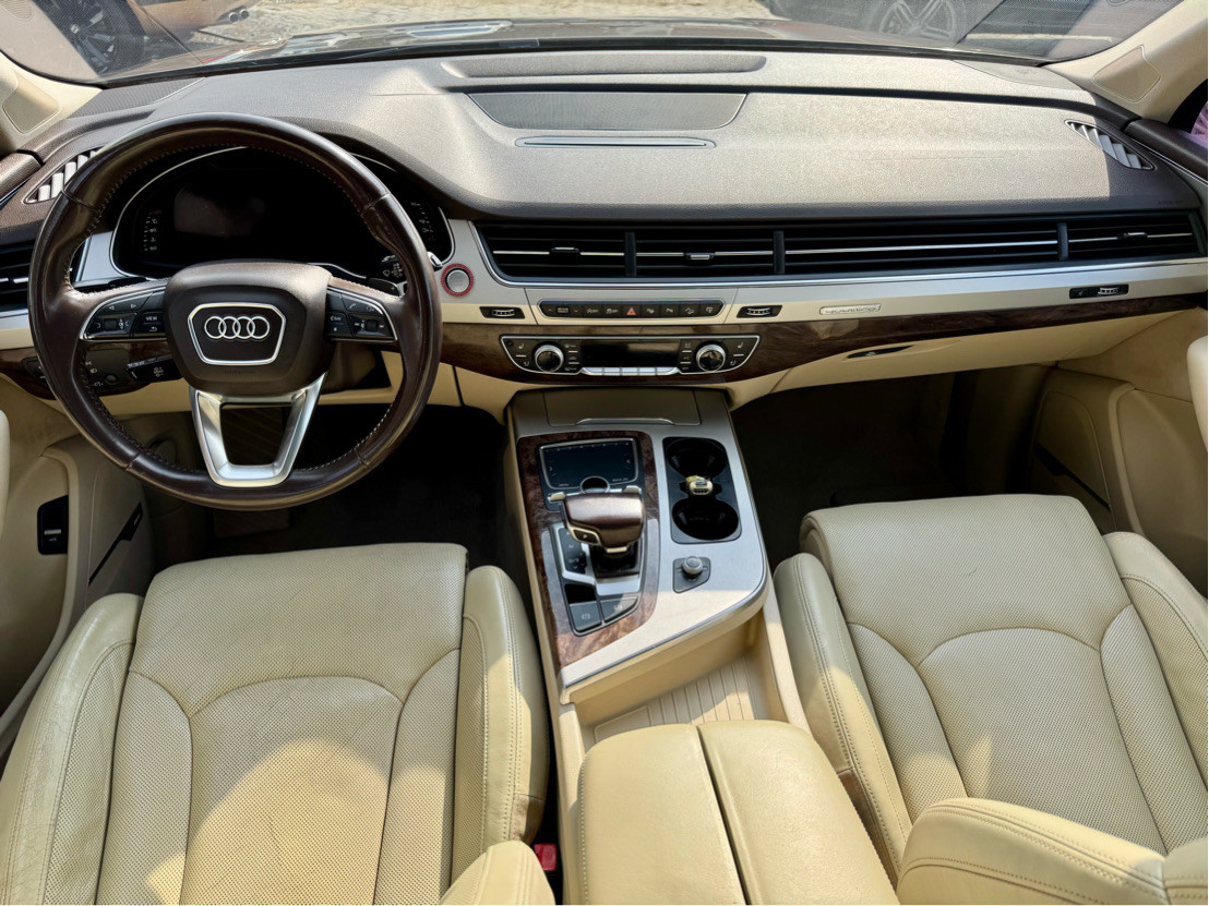 Audi Q7 - Image 9