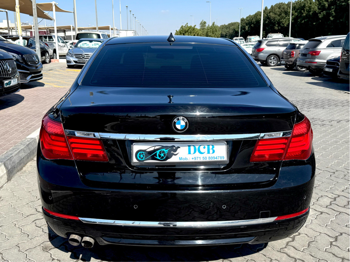 BMW 7-Series - Image 7