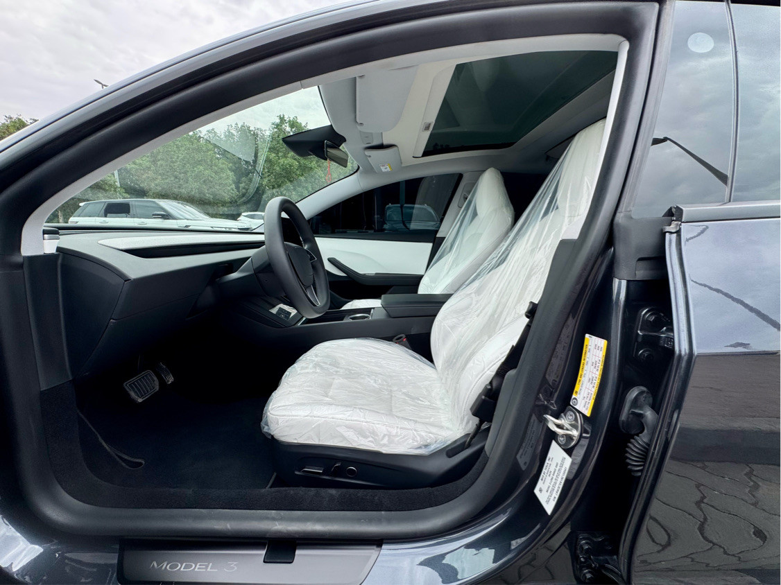 Tesla Model 3 - Image 11