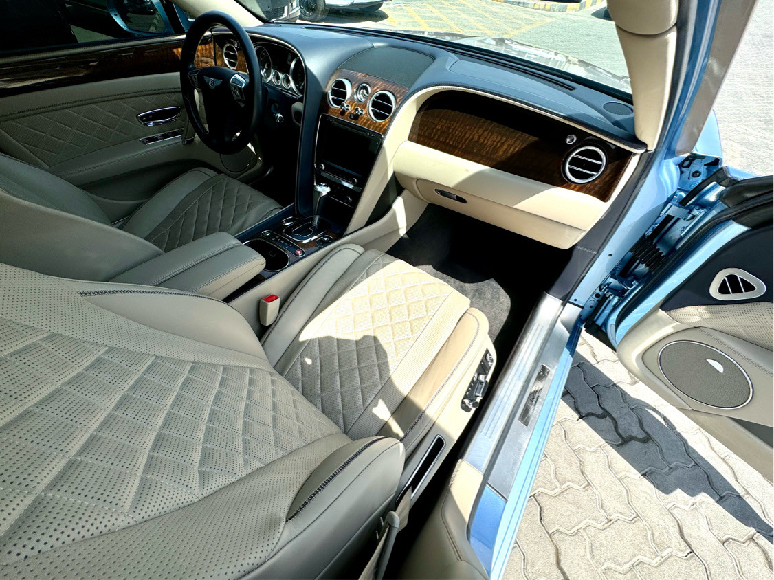 Bentley Continental Flying Spur - Image 11