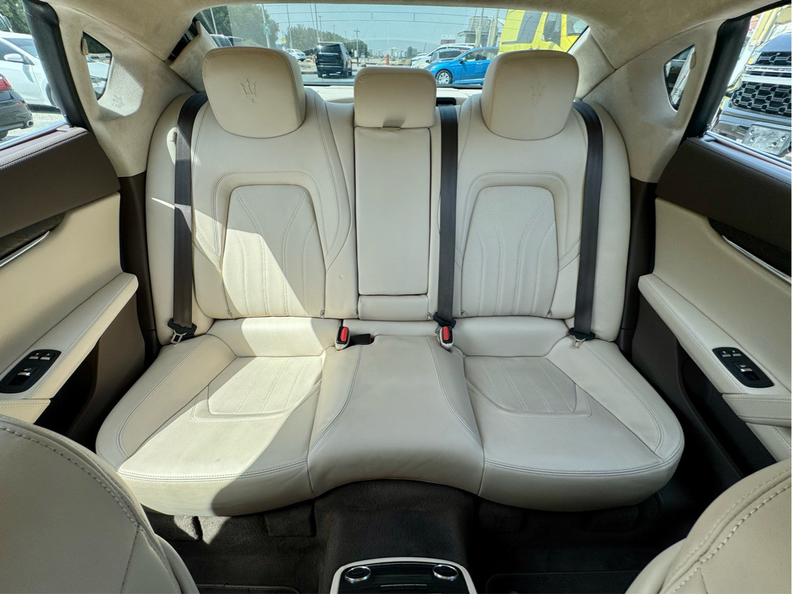 Maserati Quattroporte - Image 8