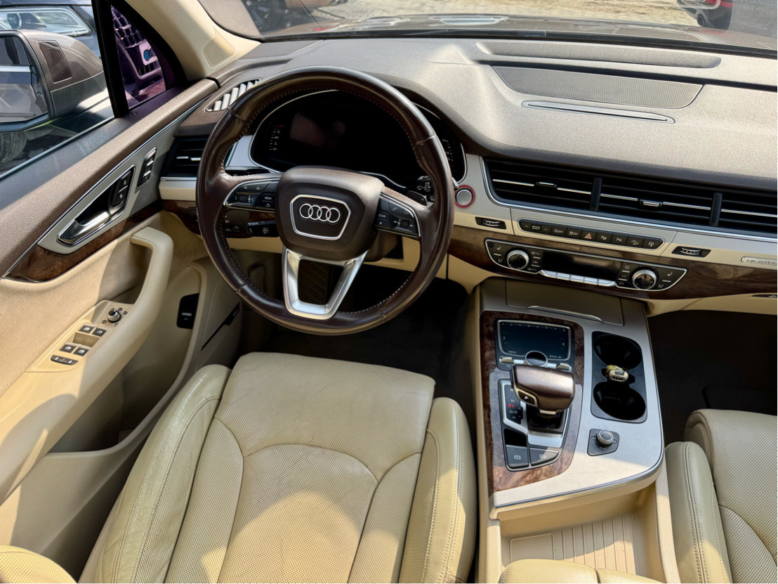 Audi Q7 - Image 6
