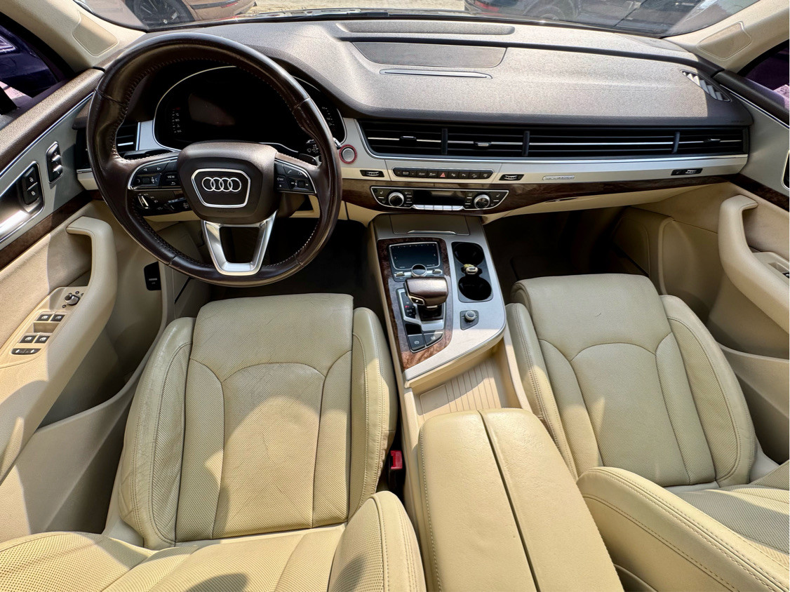 Audi Q7 - Image 8