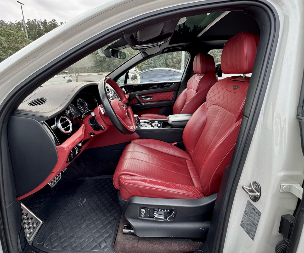 Bentley Bentayga - Image 9