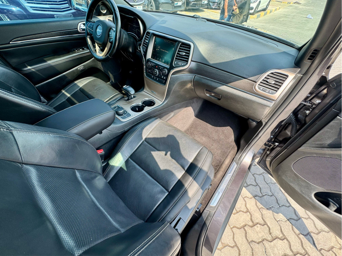 Jeep Grand Cherokee - Image 9