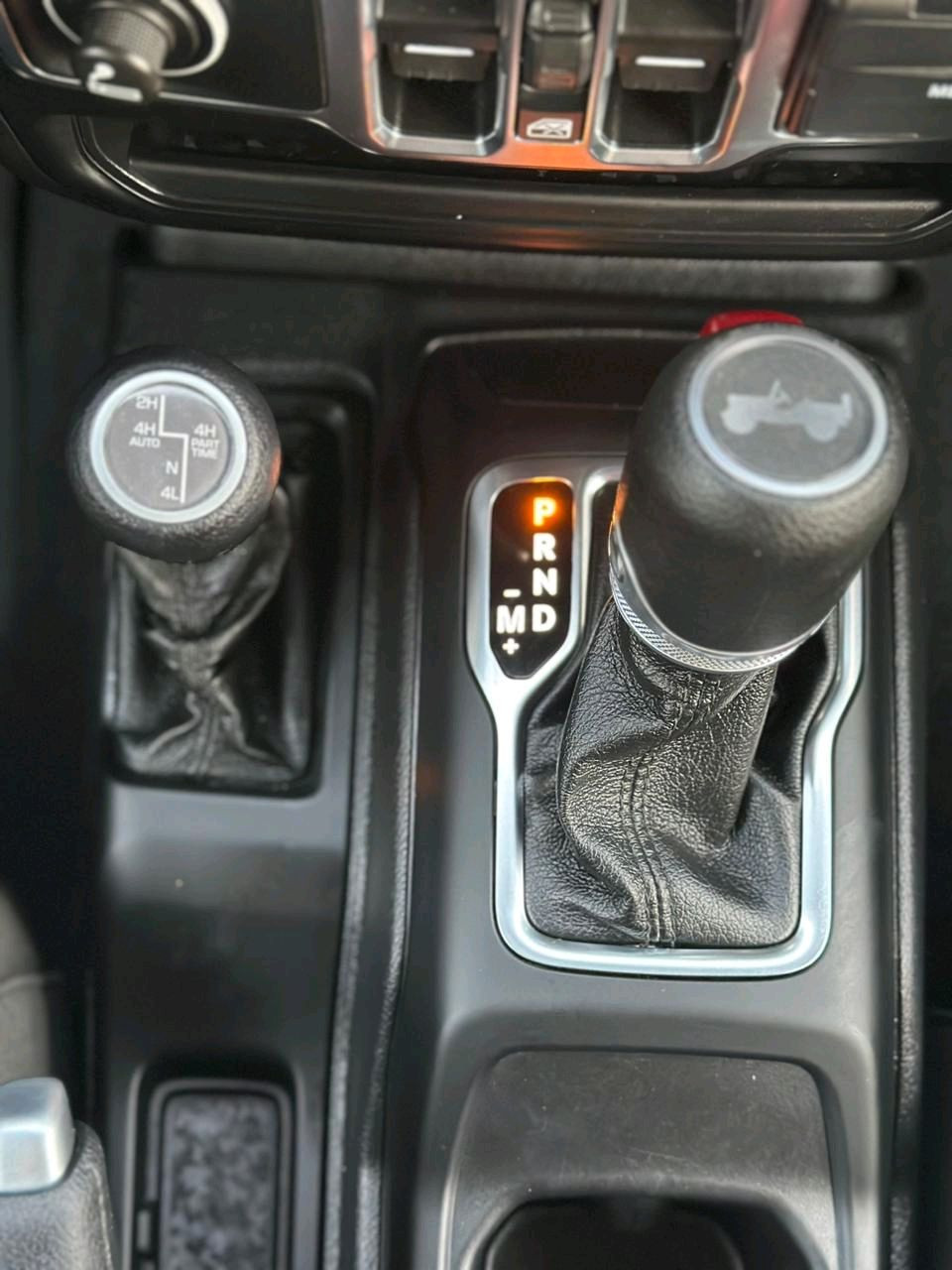 Jeep Wrangler - Image 12