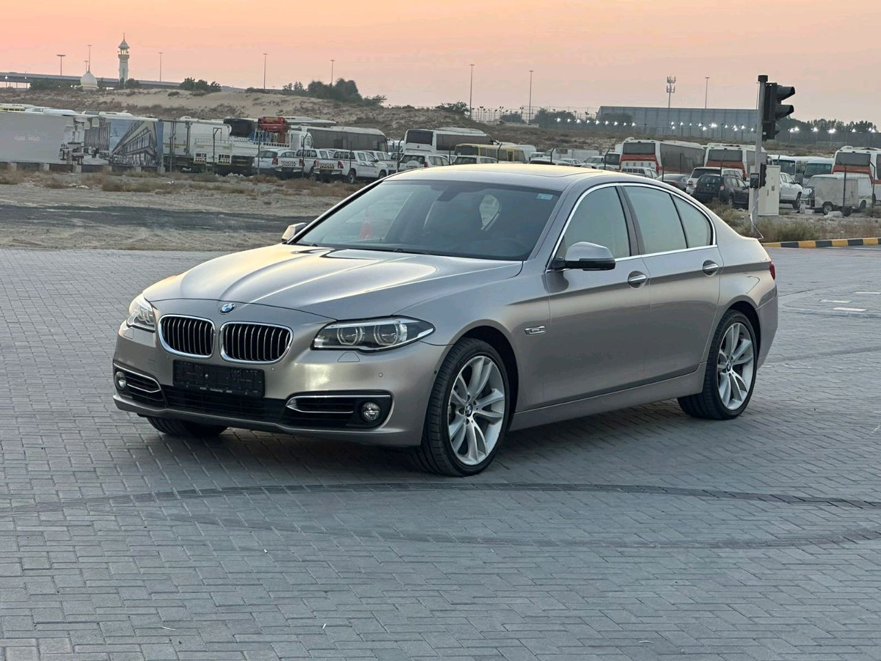 BMW 5-Series - Image 7