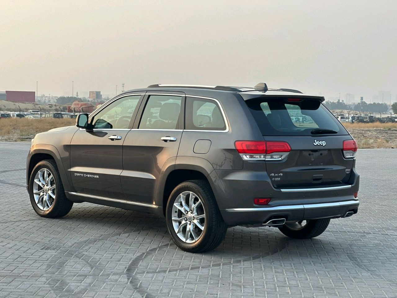 Jeep Grand Cherokee - Image 3