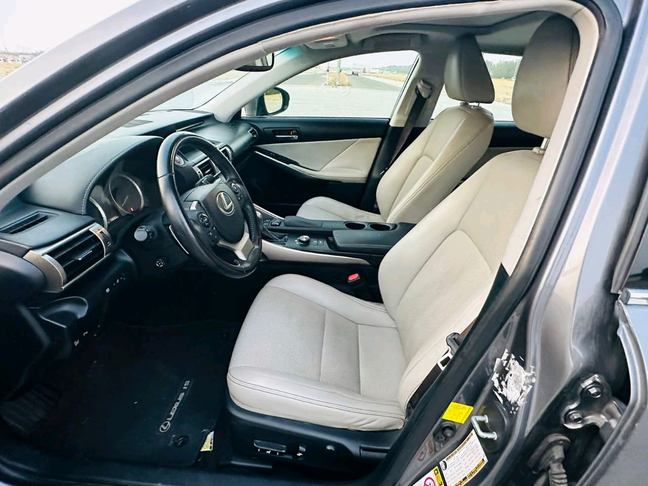 Lexus IS-Series - Image 14