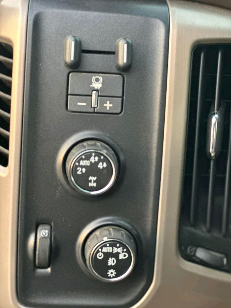 GMC Sierra - Image 7