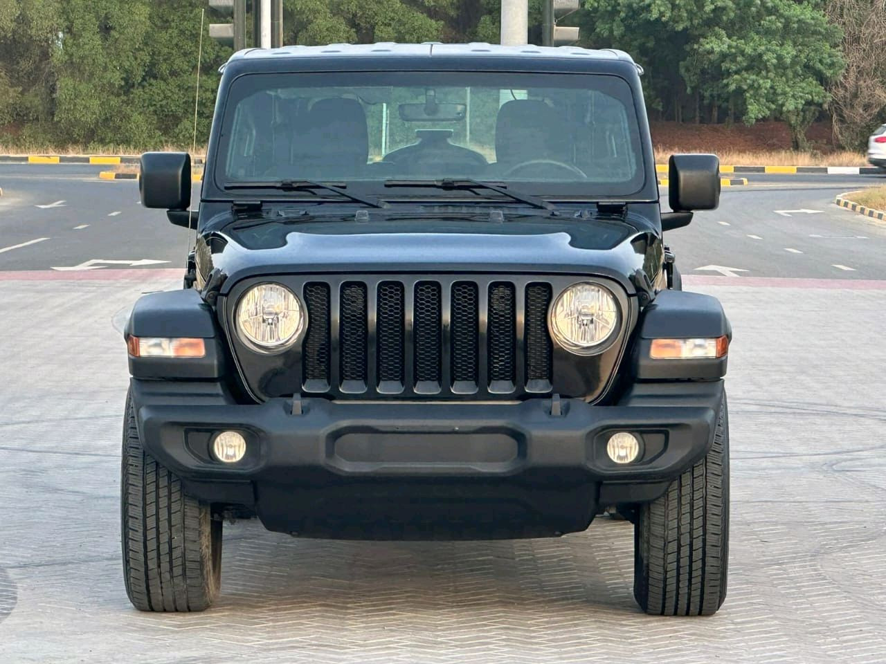 Jeep Wrangler - Image 8