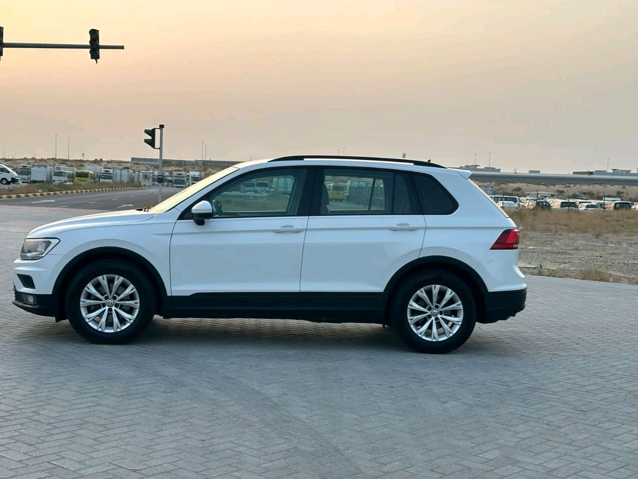 Volkswagen Tiguan - Image 8
