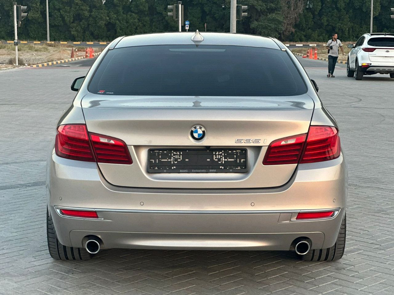BMW 5-Series - Image 9