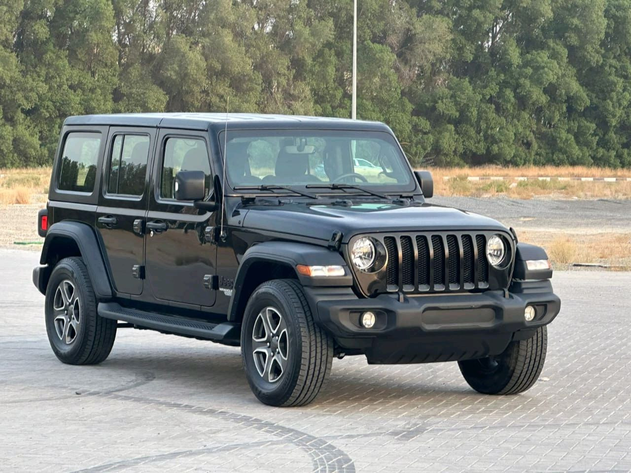 Jeep Wrangler - Image 10