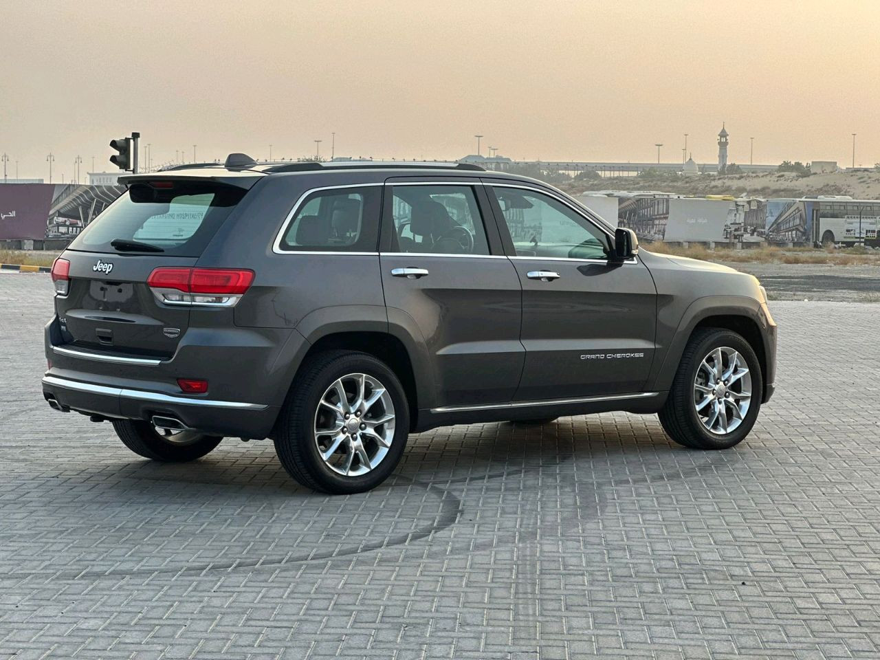 Jeep Grand Cherokee - Image 6