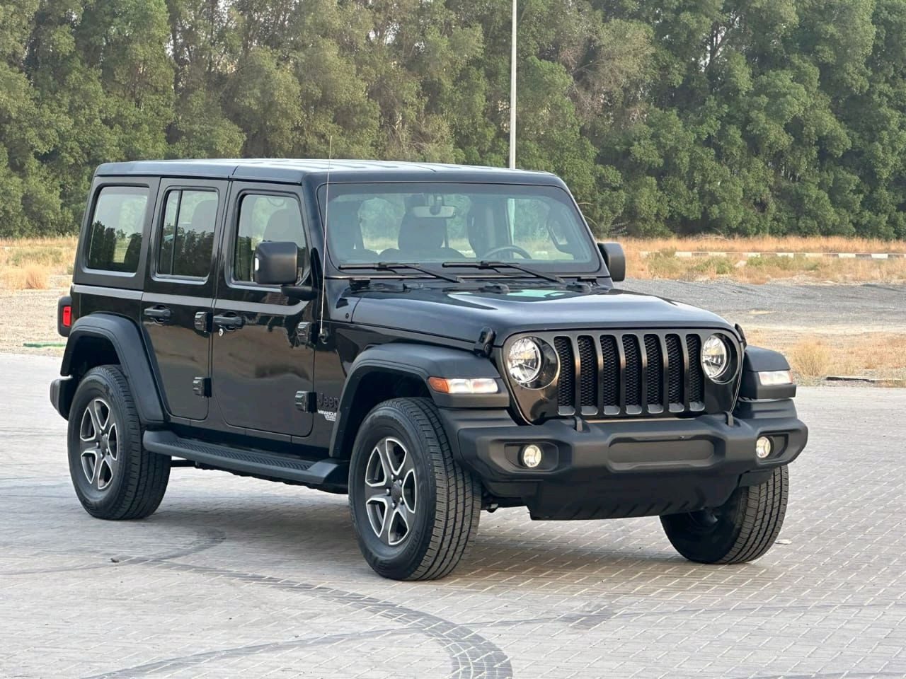 Jeep Wrangler - Image 11