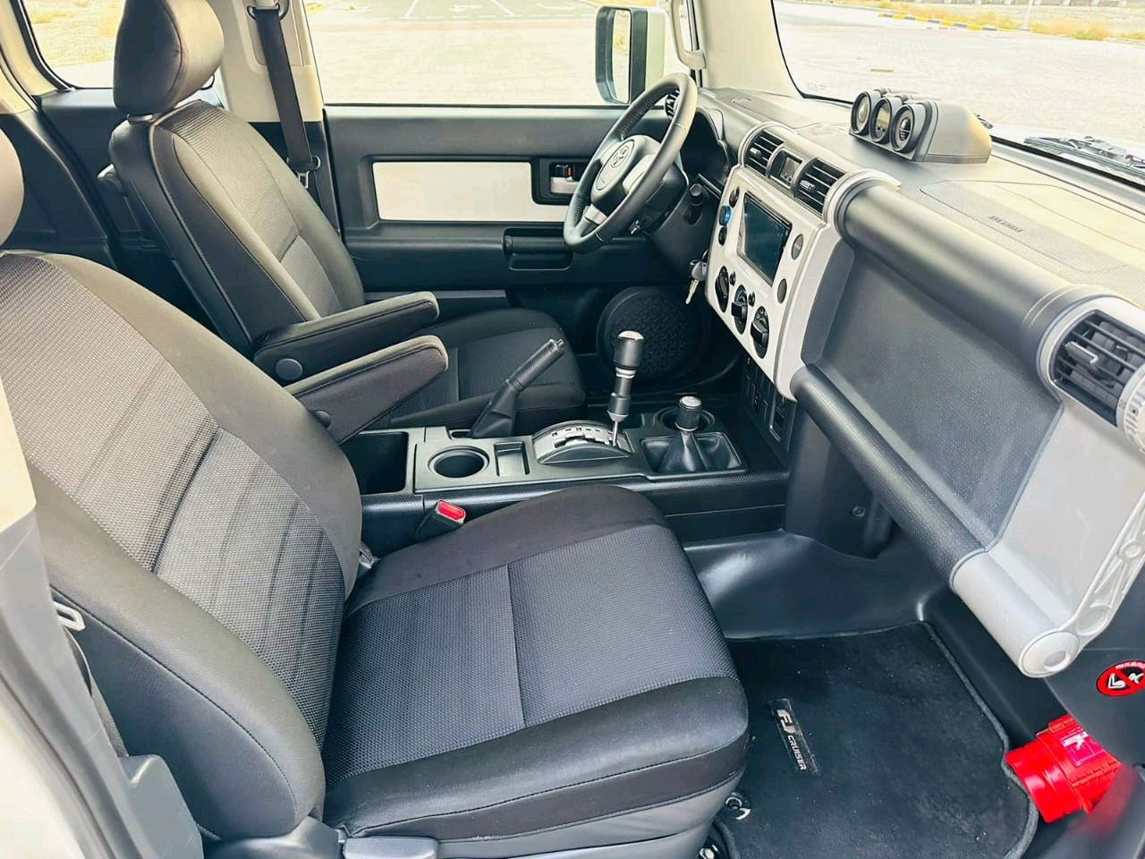 Toyota FJ Cruiser - Image 10