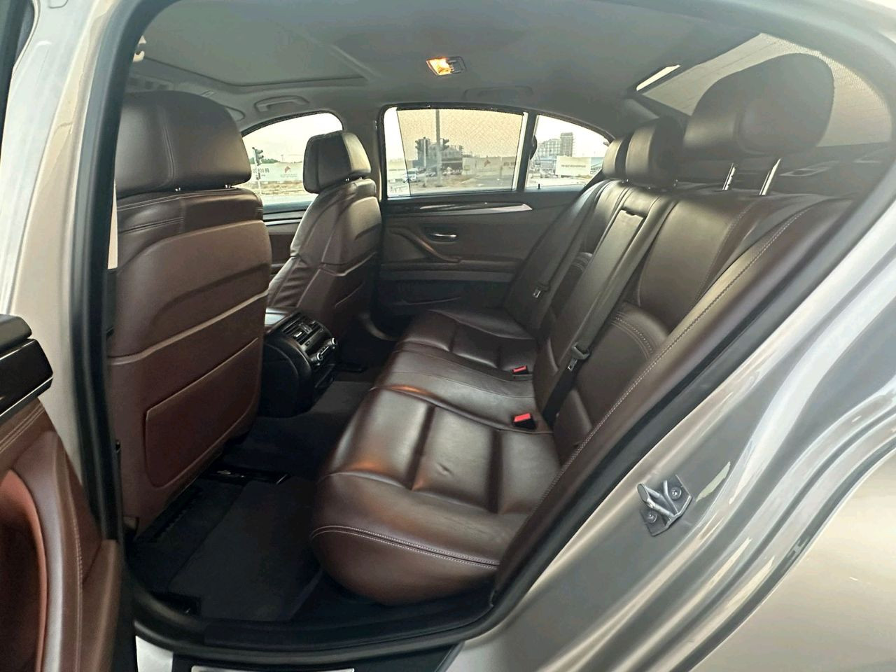 BMW 5-Series - Image 8