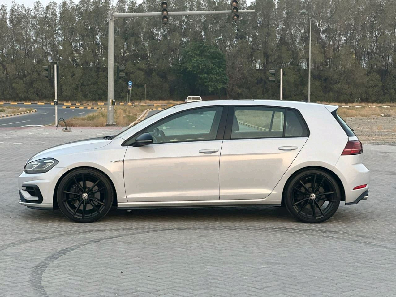 Volkswagen Golf R - Image 5