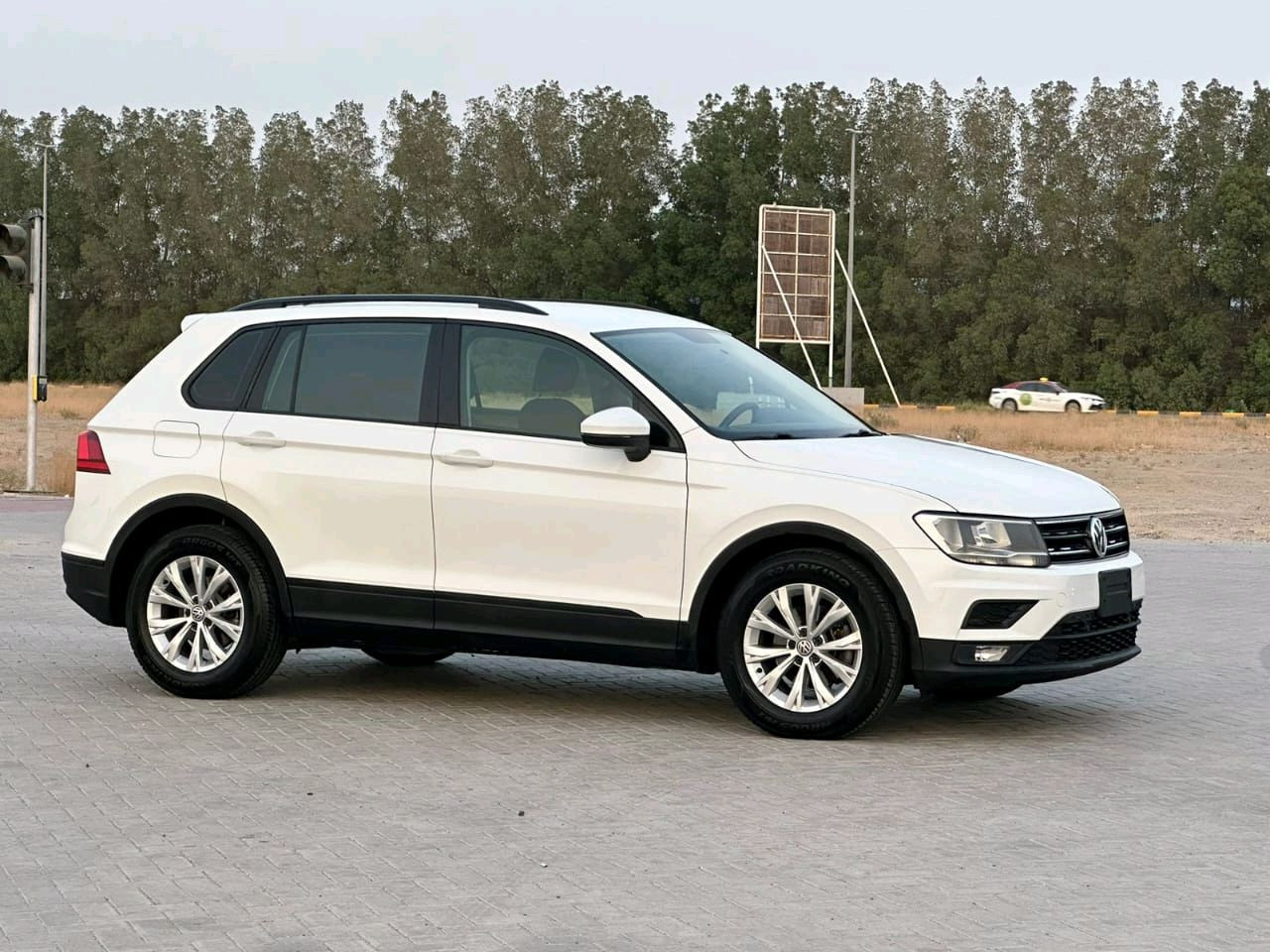Volkswagen Tiguan - Image 22