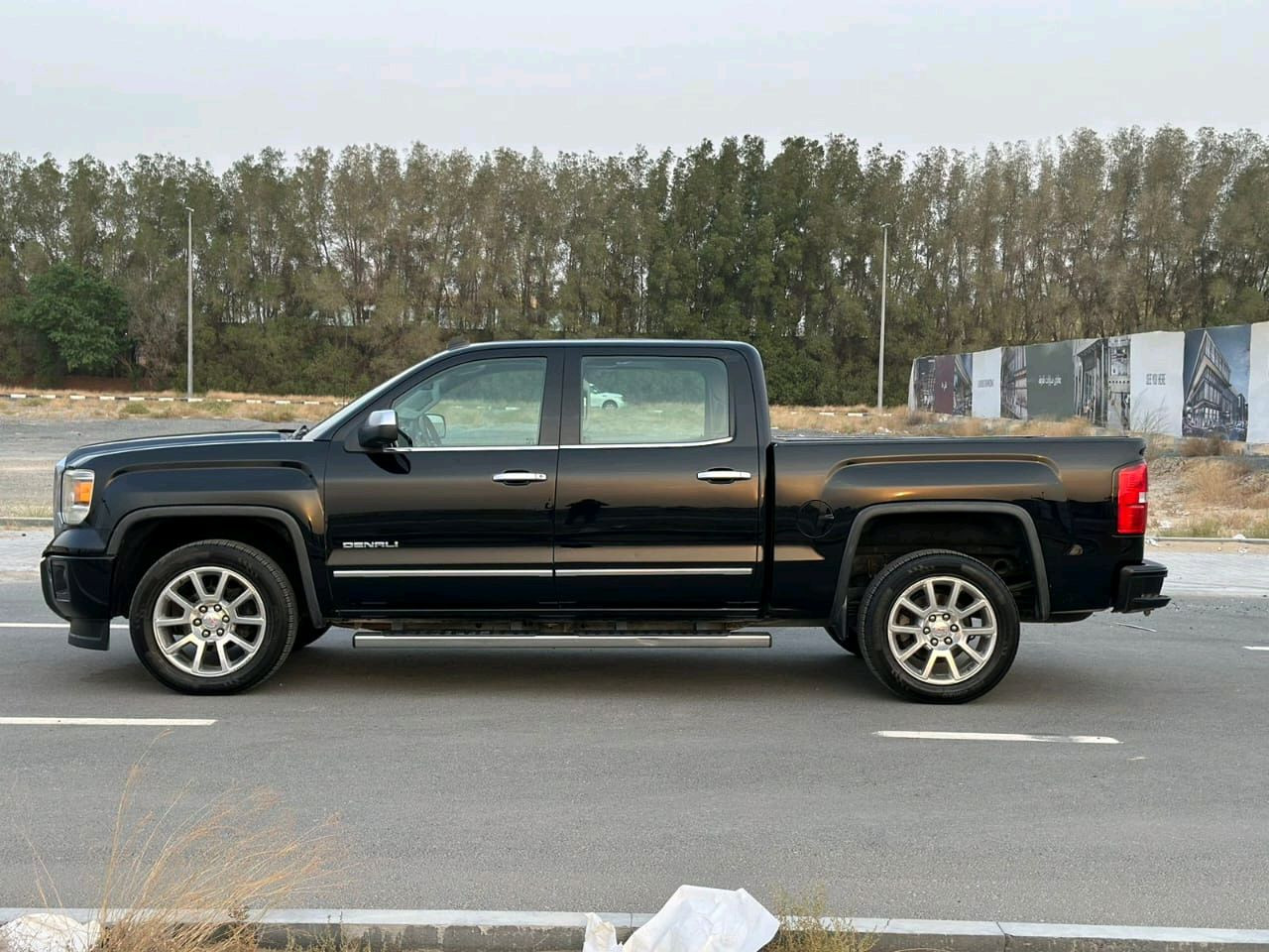 GMC Sierra - Image 12