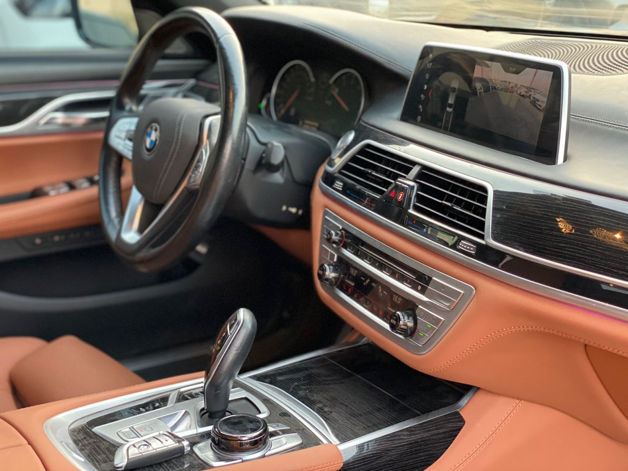 BMW 7-Series - Image 10