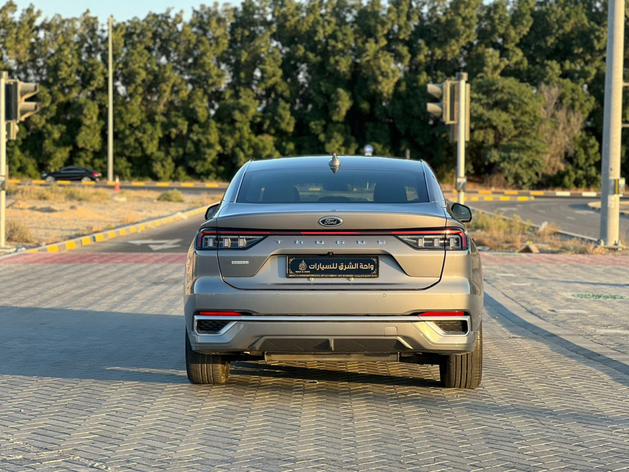 Ford Taurus - Image 6