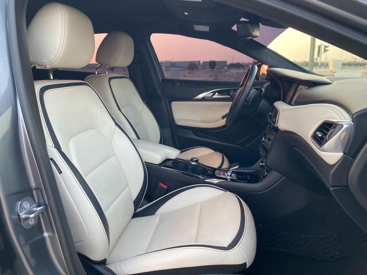 Infiniti Q30 - Image 10