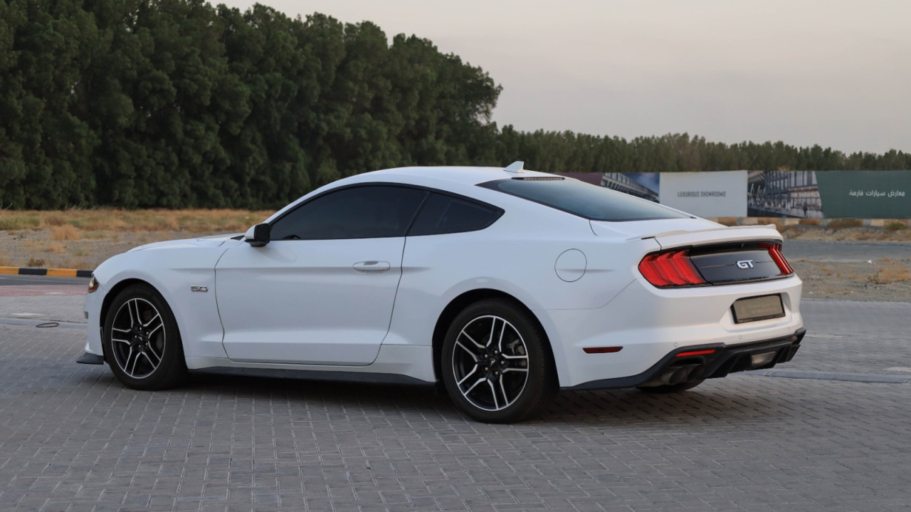 Ford Mustang - Image 9