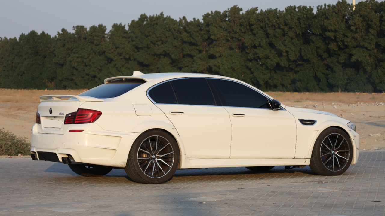 BMW M5 - Image 10