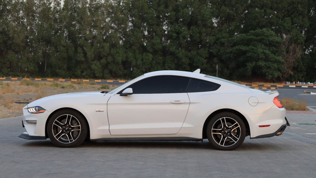 Ford Mustang - Image 6
