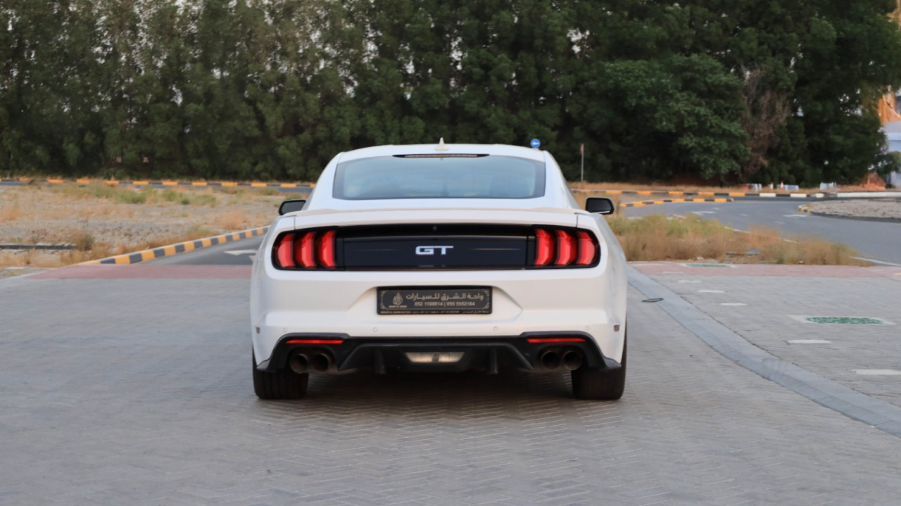 Ford Mustang - Image 7