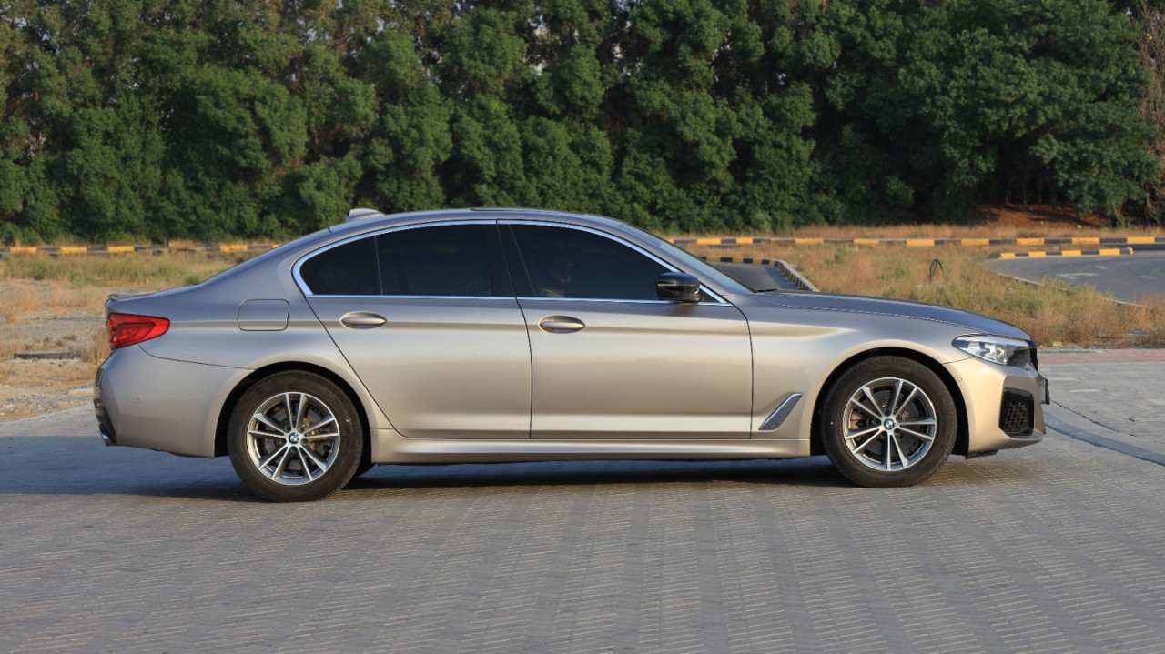 BMW 5-Series - Image 5