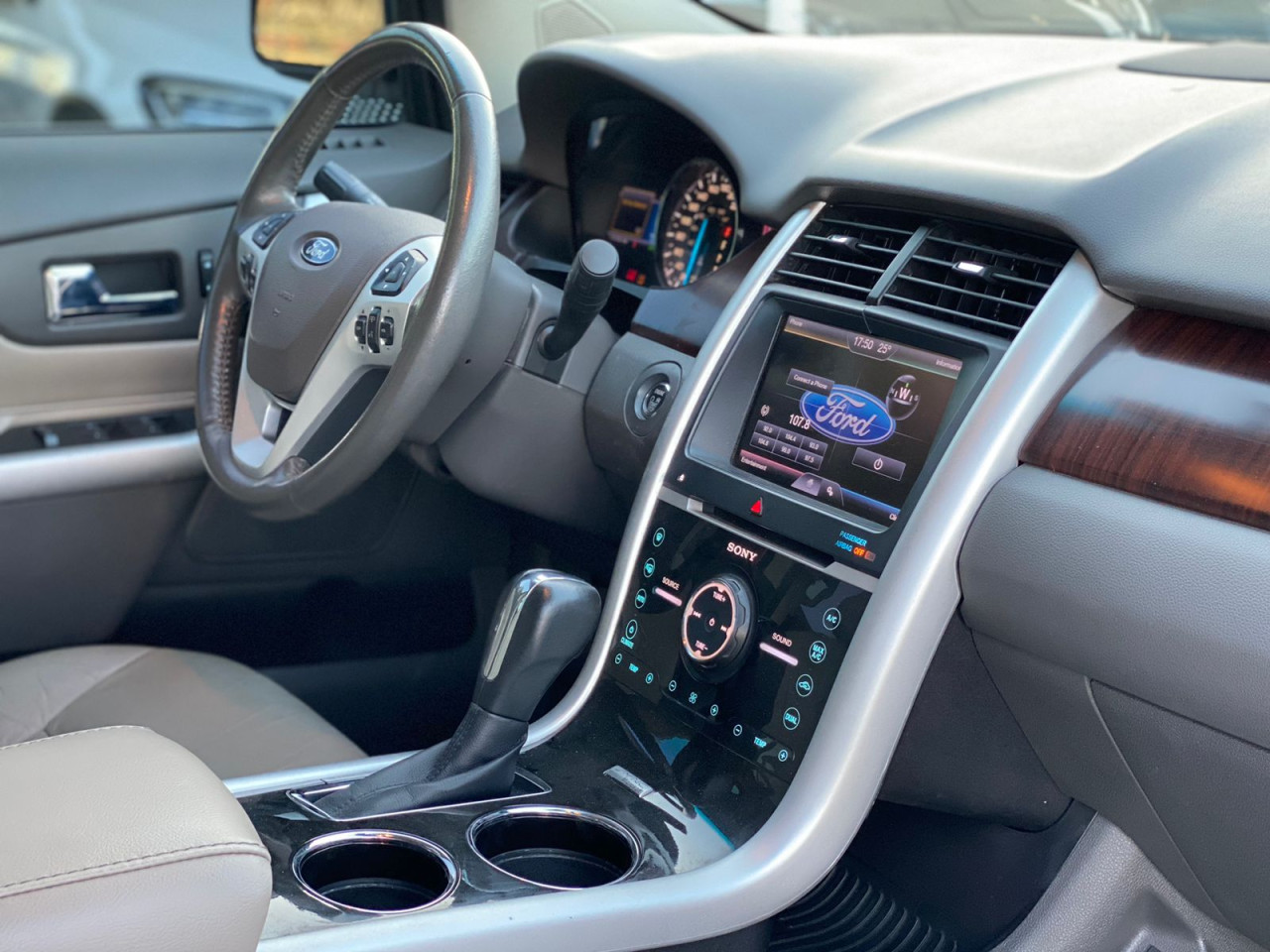 Ford Edge - Image 6